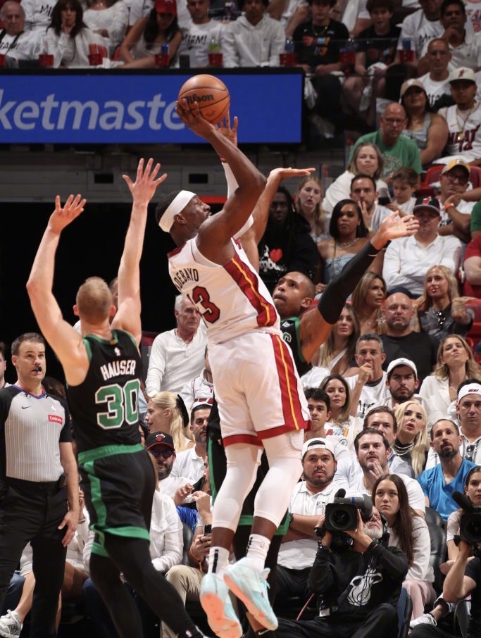 热火战胜凯尔特人,阿德巴约27分13篮板的简单介绍 热火战胜凯尔特人,阿德巴约27分13篮板的简单介绍