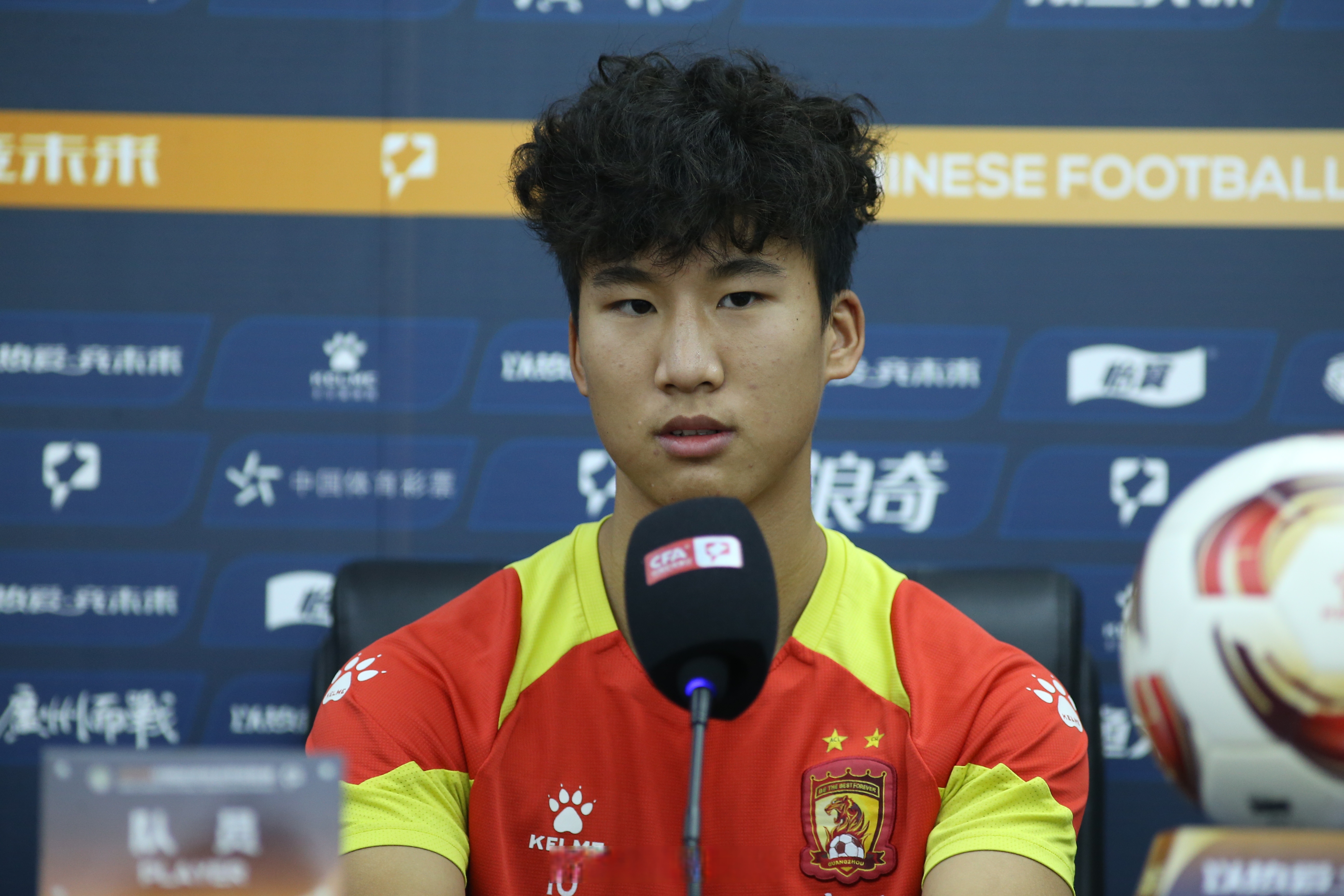 全队备战过程中传出伤病情况,球队备战压力加大的简单介绍 全队备战过程中传出伤病情况,球队备战压力加大的简单介绍