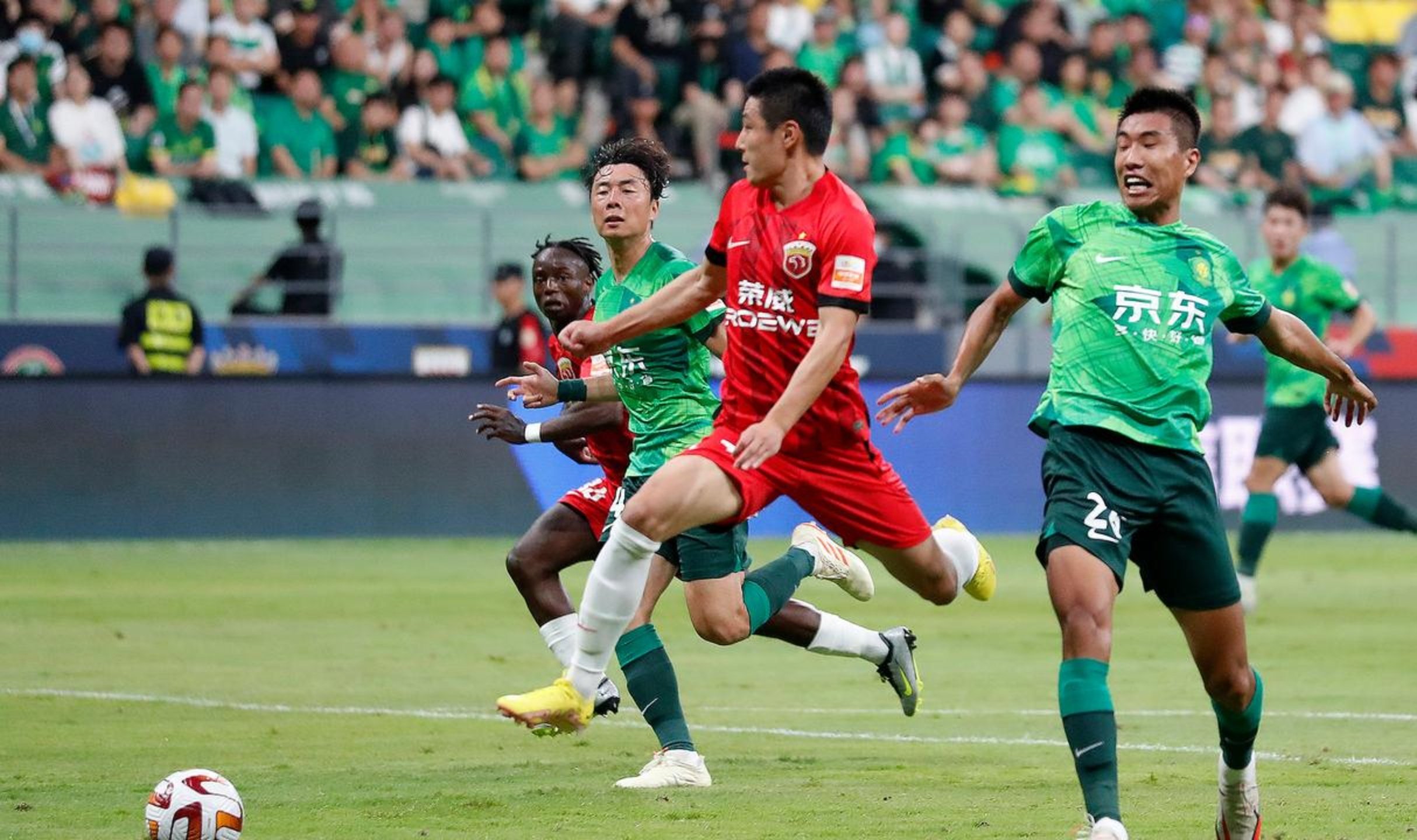 山东鲁能主场保持不败,稳固积分榜前列位置的简单介绍 山东鲁能主场保持不败,稳固积分榜前列位置的简单介绍