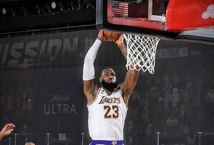 奥地利队攻击线火力全开,威胁四射 奥地利队攻击线火力全开,威胁四射