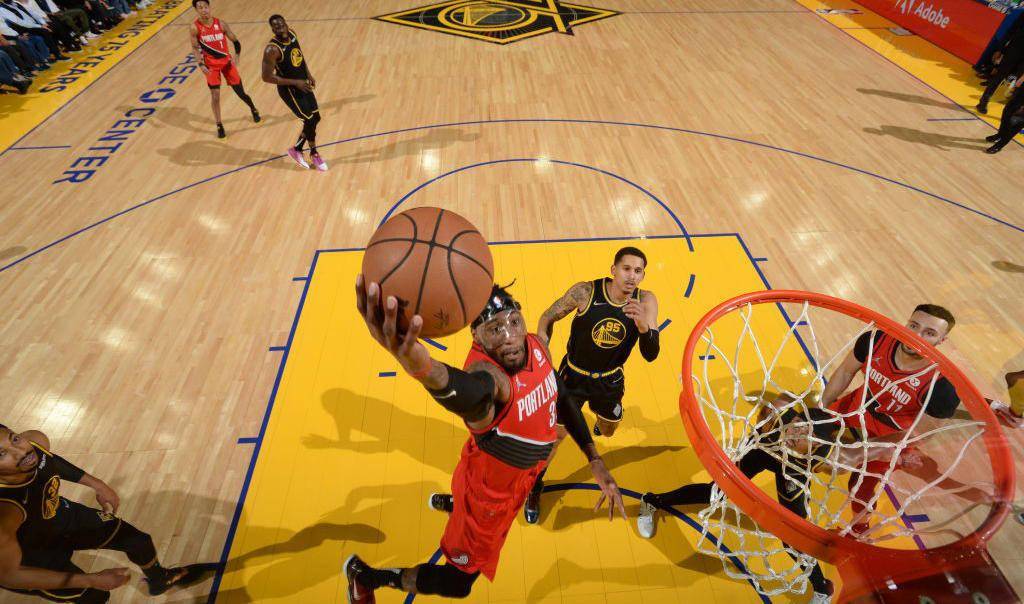 开拓者内线盲区暴露,难以遮掩 开拓者内线盲区暴露,难以遮掩